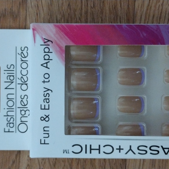 Sassy + Chic Fashion Nails - Picture 2 of 4